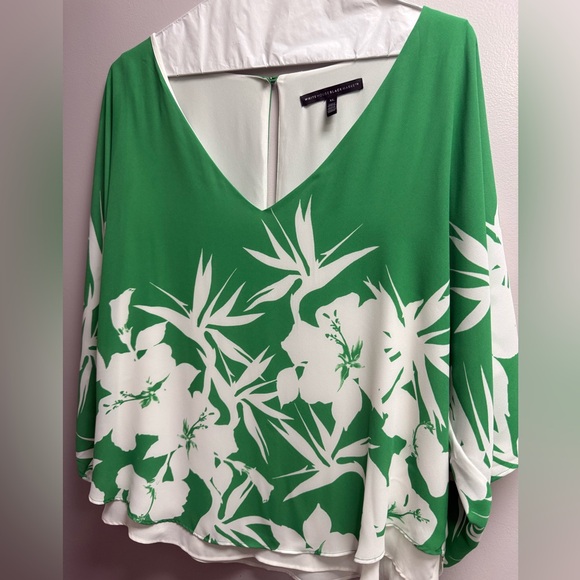 White House Black Market Tops - NWOT White House Black Market Green + White Tropical Paradise Blouse Women’s XL